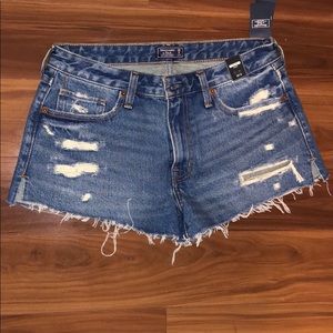 Abercrombie and Fitch- low rise short